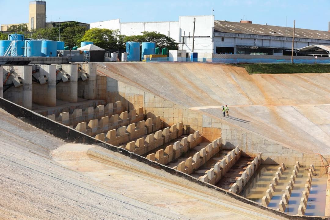 Grande SP ganha 5º piscinão em obra no Morumbi, na capital Grande SP ganha 5º piscinão em obra no Morumbi, na capital