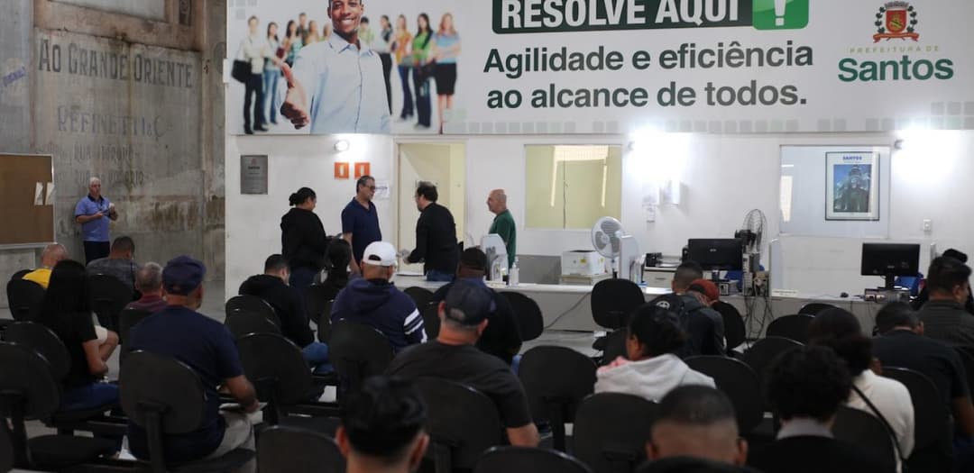 Mutirão em Santos oferece 215 vagas e reúne 192 candidatos Mutirão em Santos oferece 215 vagas e reúne 192 candidatos