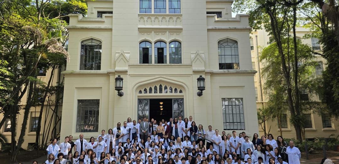 Alunos de Santos se formam pela 1ª vez em auditório da USP Alunos de Santos se formam pela 1ª vez em auditório da USP