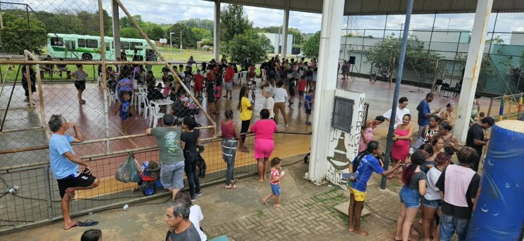 Araraquara reúne 2 mil crianças em festa pelo Dia da Criança Araraquara reúne 2 mil crianças em festa pelo Dia da Criança